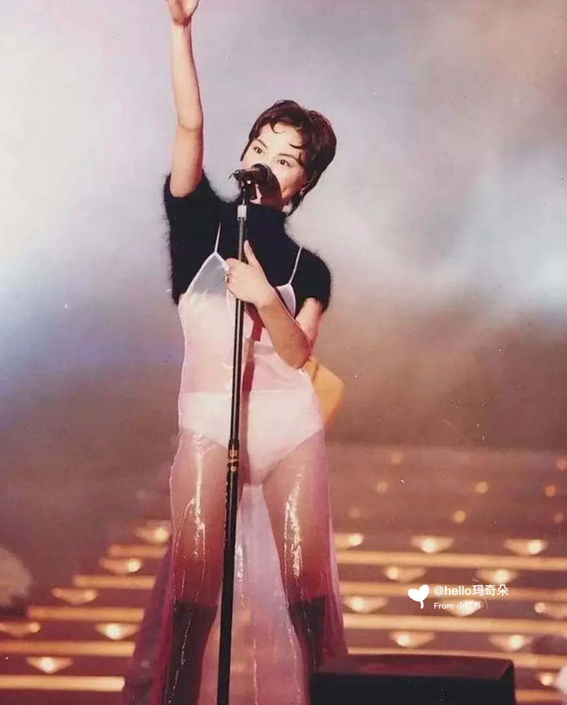 30年前的女明星，可比露内裤的娜扎“擦边”多了…（组图） - 76