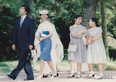日本最霸气时尚王妃！丧夫后独掌大权，带3个女儿建超酷“母系家族”，王室也被她拿捏？（组图） - 58