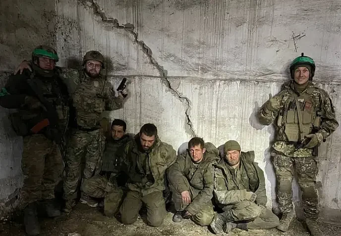 乌军方：俄军第72摩托化旅在乌东巴赫穆特被击退（图） - 1