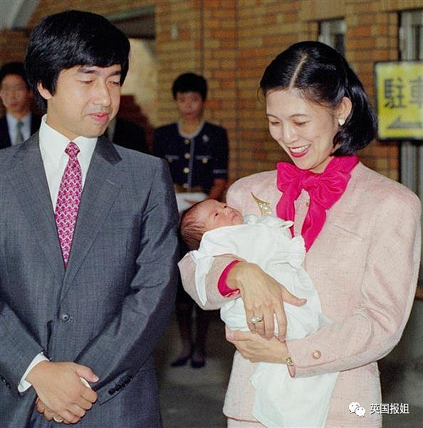 日本最霸气时尚王妃！丧夫后独掌大权，带3个女儿建超酷“母系家族”，王室也被她拿捏？（组图） - 23