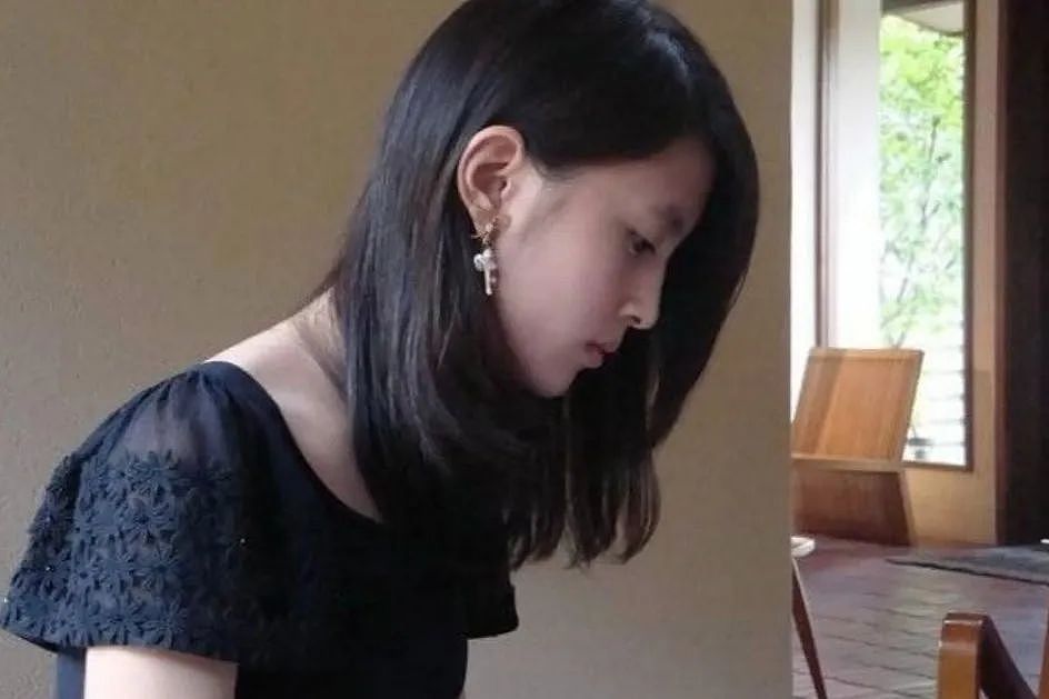 【两性】“我供你上学，你却和2个混混3P”：父亲暴打高中女儿。网友：可惜了（组图） - 11