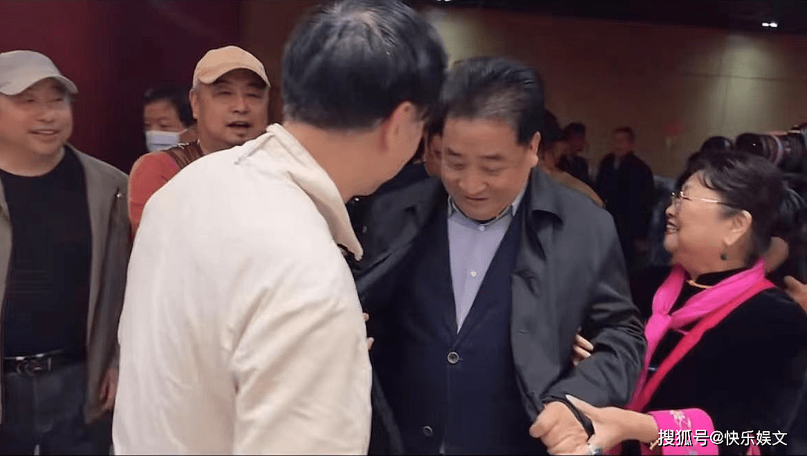 73岁姜昆不再担任曲协主席，小7岁冯巩接任（组图） - 6