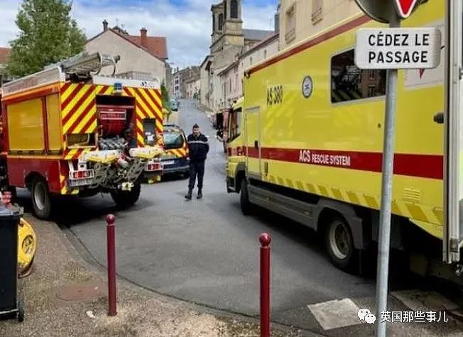 391公斤女士被困家中，法国出动60多人拆墙才把她送上救护车？（组图） - 5