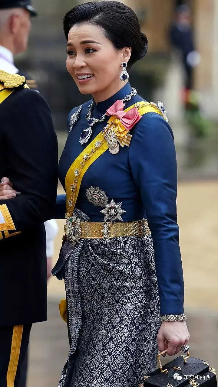 泰国王后一脸福相珠宝贵绝，首次出访风头无两，她是宫斗最大赢家吗？（组图） - 2