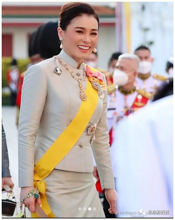 泰国王后一脸福相珠宝贵绝，首次出访风头无两，她是宫斗最大赢家吗？（组图） - 34