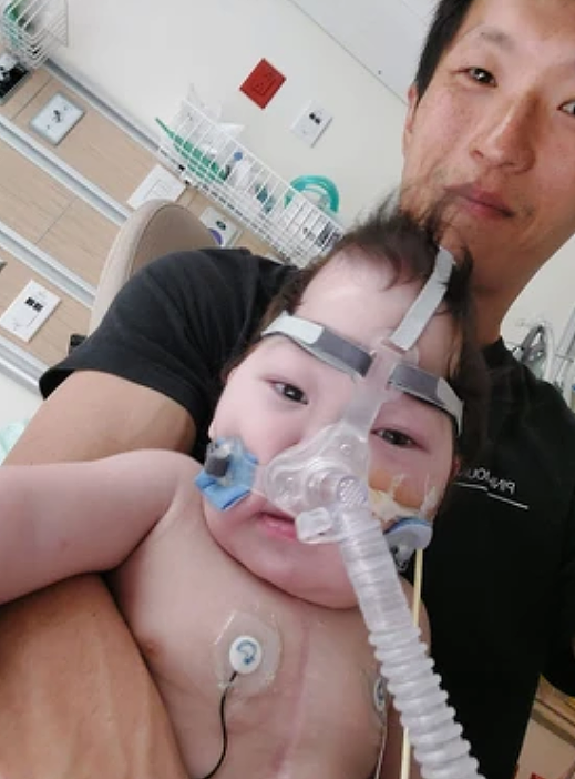 天理何在？加拿大华裔父亲怒了：医院强行给1岁儿子气管切开，还夺走他的监护权（组图） - 7