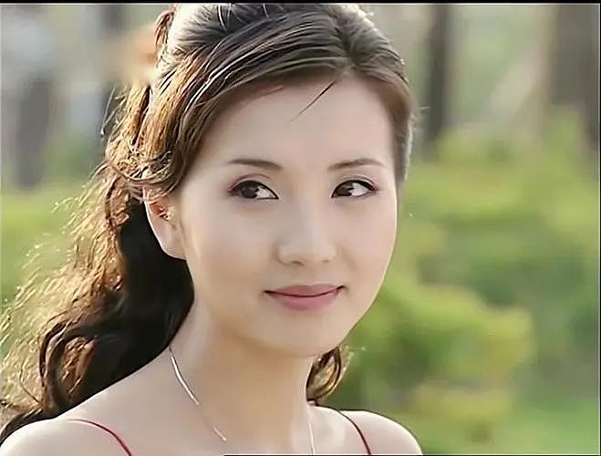 隐婚生子14年后，“万人迷”陈好近照流出，嫁百亿富豪，连生三子，改行当老师，网友：她才是人间清醒（组图） - 18