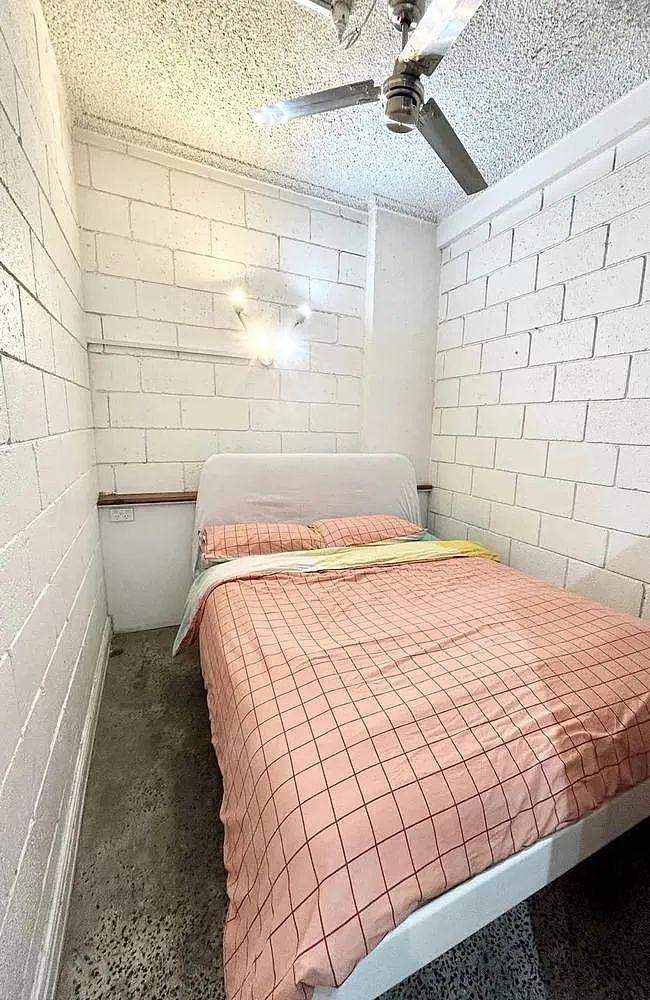 魔幻现实！墨尔本Flinders$350学生“公寓”像“监狱”，丽思卡尔顿公寓地毯长蘑菇，网友：见世面了（组图） - 6