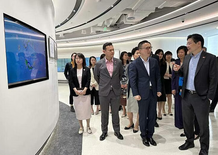 海量图片曝光！新加坡总理接班人中国玩嗨了：体验智能汽车、被无现金支付圈粉、和老乡们大团聚（组图） - 11