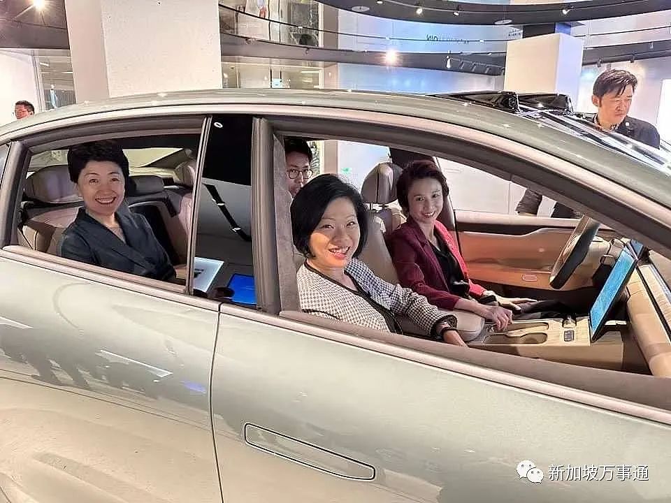 海量图片曝光！新加坡总理接班人中国玩嗨了：体验智能汽车、被无现金支付圈粉、和老乡们大团聚（组图） - 27