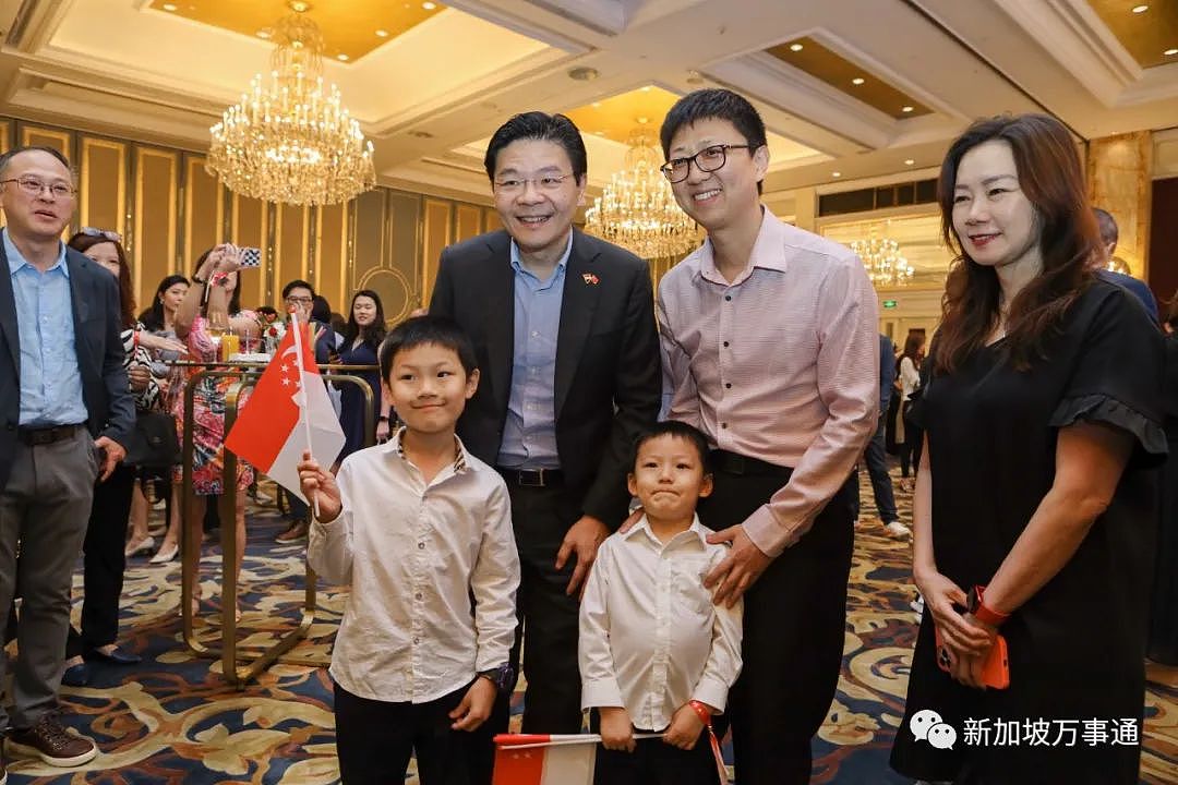 海量图片曝光！新加坡总理接班人中国玩嗨了：体验智能汽车、被无现金支付圈粉、和老乡们大团聚（组图） - 16