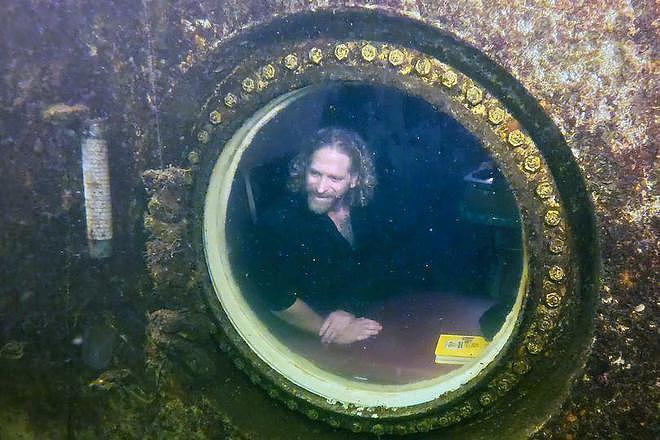55岁美国男子深海中生活两个多月，“最想念阳光”，只吃鱼和鸡蛋（组图） - 3