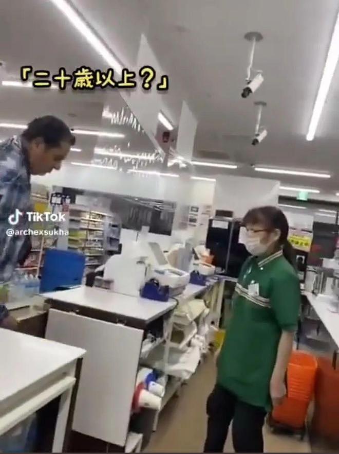 一外国男子辱骂711便利店员2分钟，大吼：去死！日本人死板没脑子（组图） - 6