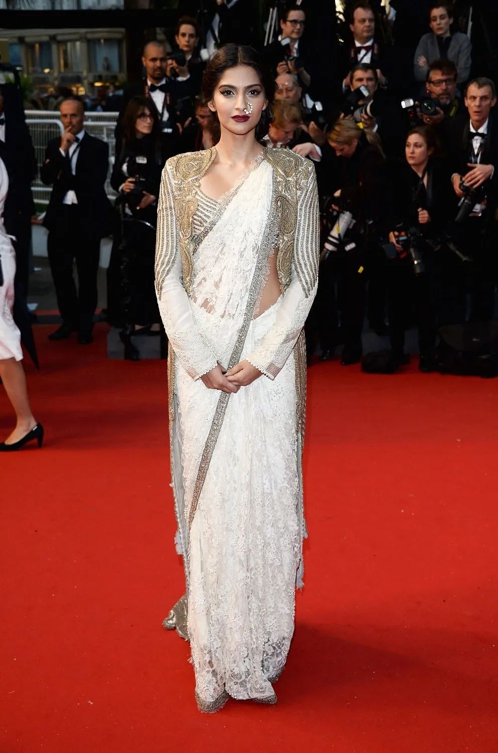 宝莱坞女星穿纱丽在戛纳红毯各种炫，一波惊艳文化输出打入欧美时尚界？（组图） - 25