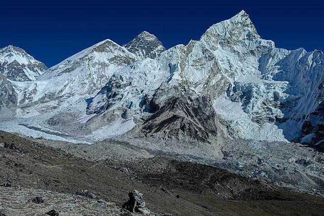 中国登山者冲顶珠峰时不幸遇难！知情人士：他登四姑娘山二峰“一口气就能上”（组图） - 1