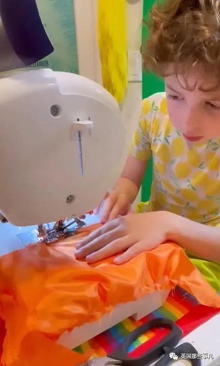 7岁男孩自带时尚天赋，4岁开始缝纫办秀已成百万网红，梦想成为Gucci！（组图） - 2