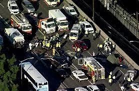 现场曝光！悉尼3名私校学生被撞飞，1人腿骨骨折！而18岁的肇事司机，竟然扬长而去...（组图） - 10