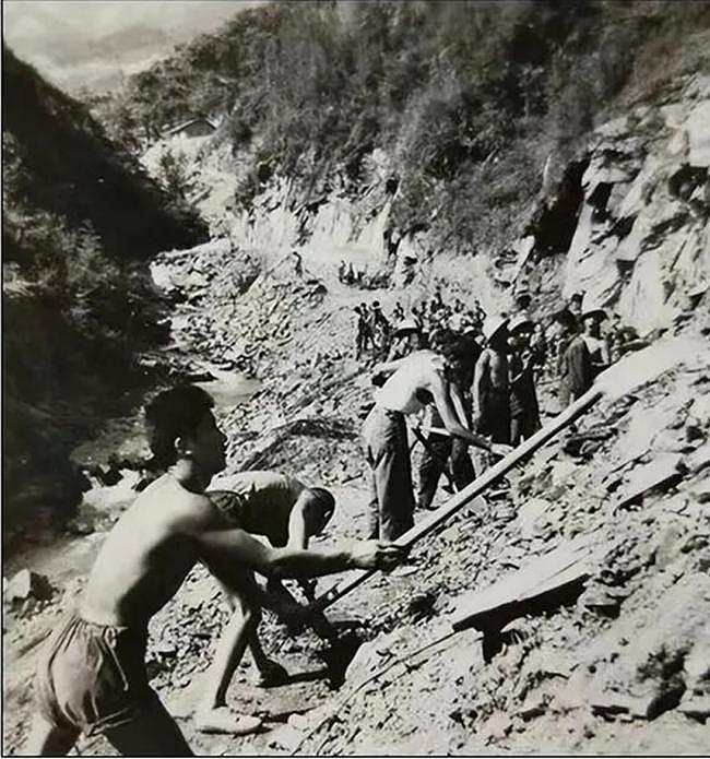 刘晓庆和郭达50年前修铁路，身边2000多人牺牲（组图） - 7