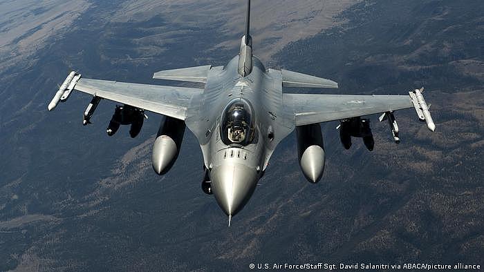 莫斯科：向乌克兰提供F-16战机将给西方带来“巨大”风险（组图） - 1
