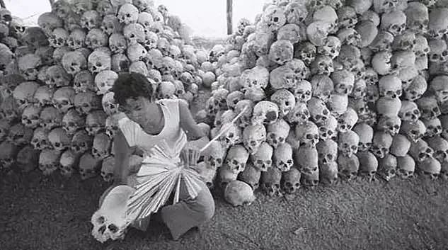 红色高棉：三年屠杀170万人，把女人烤成串吃掉（组图） - 5