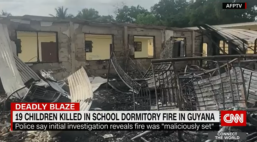 恐怖！15岁女学生发疯纵火烧死19人，整栋宿舍楼坍塌，只因被禁止…（组图） - 2
