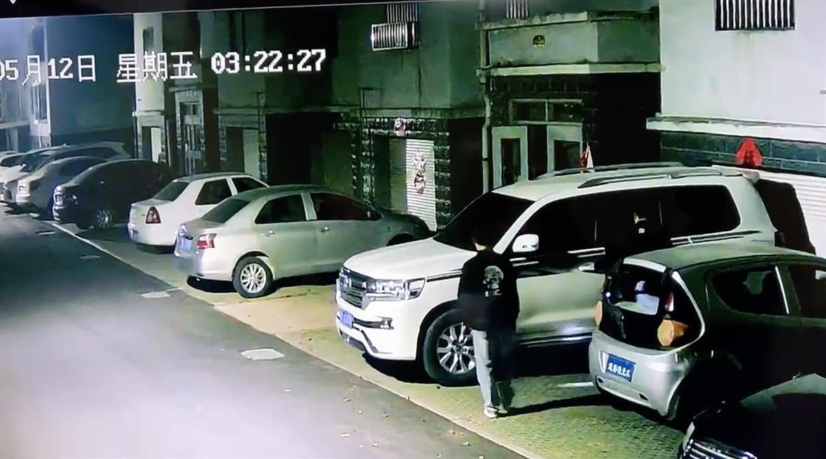 山东4贼盗窃车内物品，一人得手后竟嚣张对监控跳舞（视频/组图） - 2