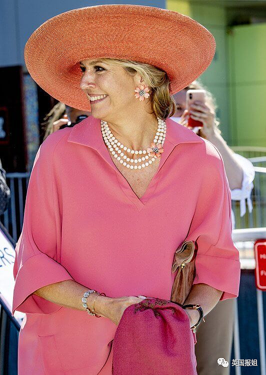 凯特王妃变身“真人芭比”惊艳全网！穿超粉嫩套装亮相，最灾难的颜色竟然被她拿捏了（组图） - 57