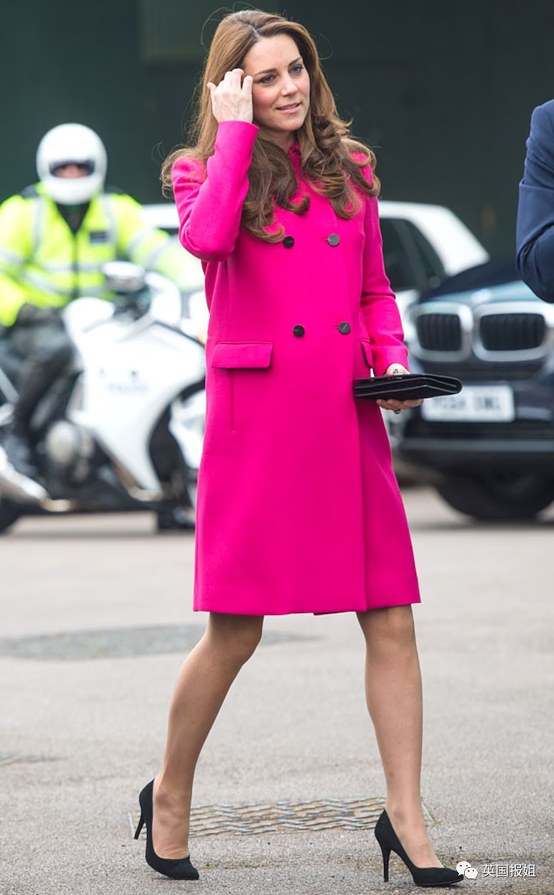 凯特王妃变身“真人芭比”惊艳全网！穿超粉嫩套装亮相，最灾难的颜色竟然被她拿捏了（组图） - 13