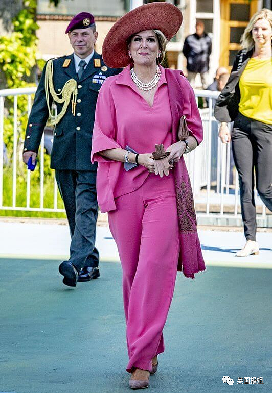 凯特王妃变身“真人芭比”惊艳全网！穿超粉嫩套装亮相，最灾难的颜色竟然被她拿捏了（组图） - 58
