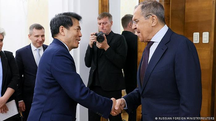 中国特使李辉访问俄罗斯，欧盟吁中国促俄撤军（组图） - 1
