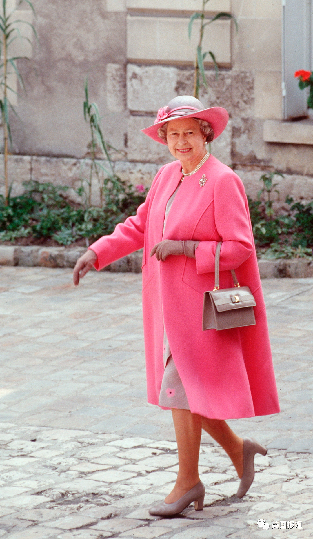 凯特王妃变身“真人芭比”惊艳全网！穿超粉嫩套装亮相，最灾难的颜色竟然被她拿捏了（组图） - 76
