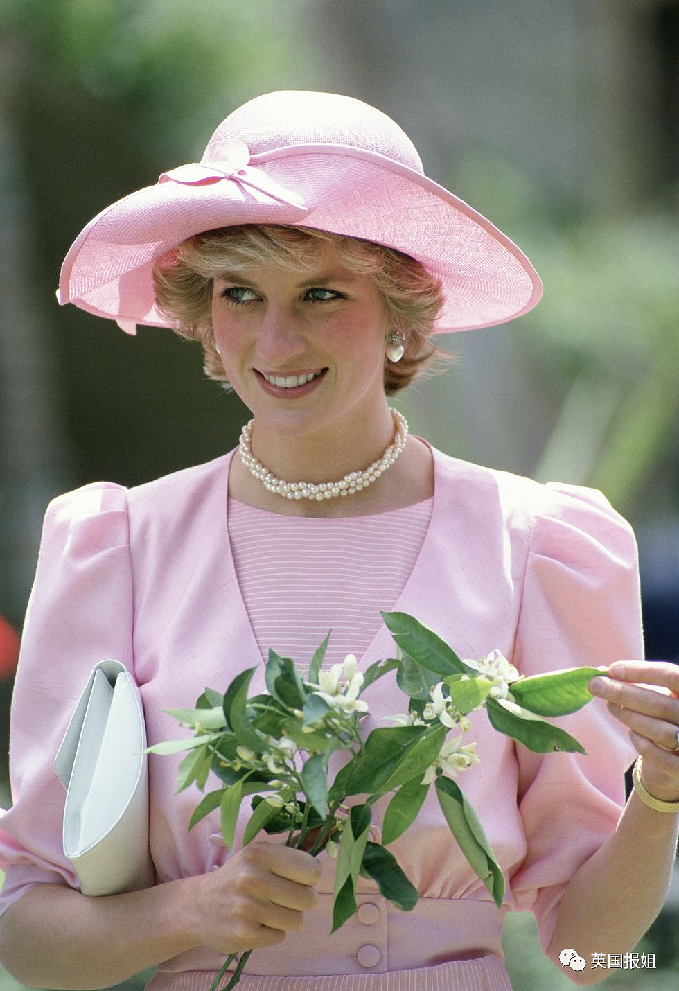 凯特王妃变身“真人芭比”惊艳全网！穿超粉嫩套装亮相，最灾难的颜色竟然被她拿捏了（组图） - 72