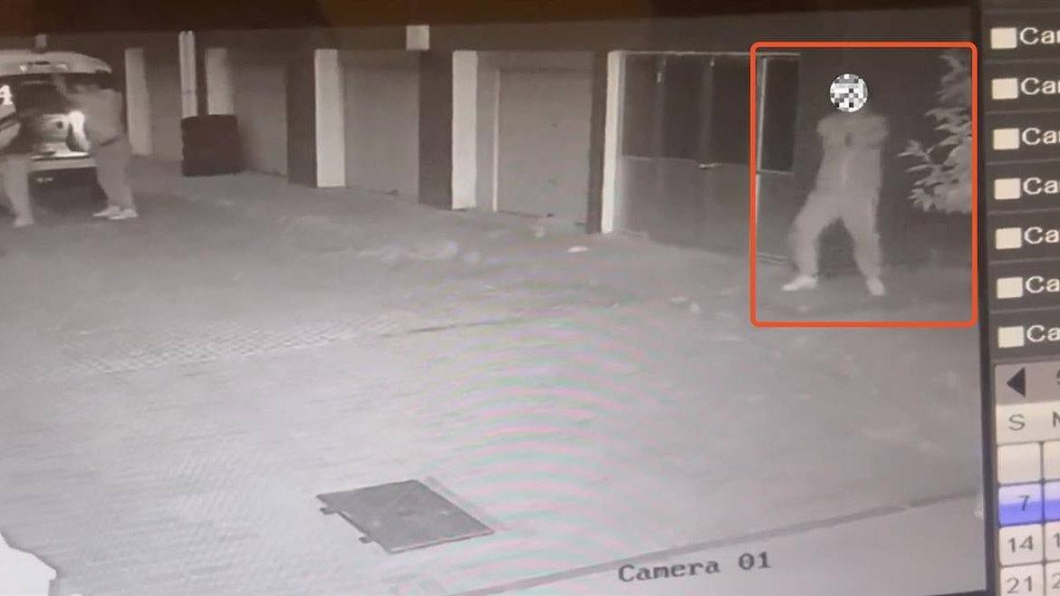 山东4贼盗窃车内物品，一人得手后竟嚣张对监控跳舞（视频/组图） - 1