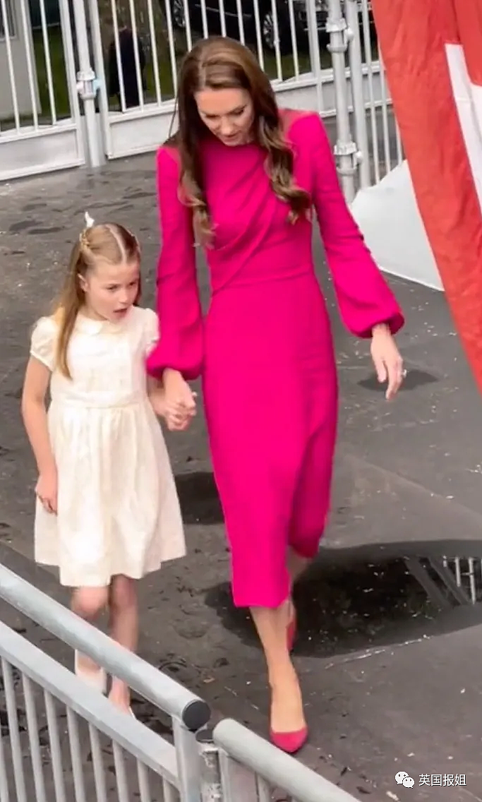 凯特王妃变身“真人芭比”惊艳全网！穿超粉嫩套装亮相，最灾难的颜色竟然被她拿捏了（组图） - 12