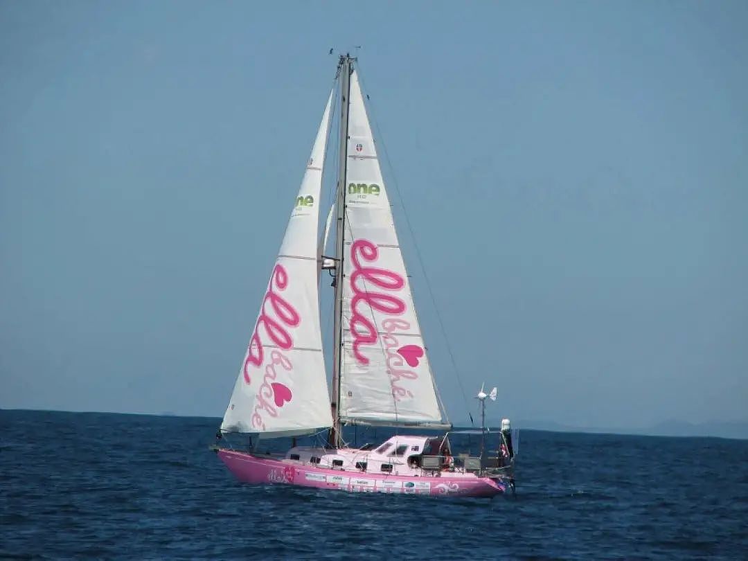 澳洲16岁女孩独自海上航行210天：从小被爹妈“放养”的人生，太飒了！（组图） - 6