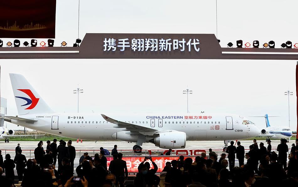 中国产C919客机今日商业航班首航，130余名旅客率先体验（组图） - 8