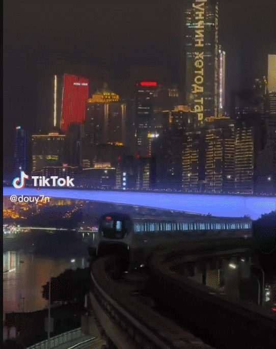 重庆在外网爆火出圈！5D魔幻城市景观震撼2亿网友：“梦中情城，想搬到重庆去住”（组图） - 31