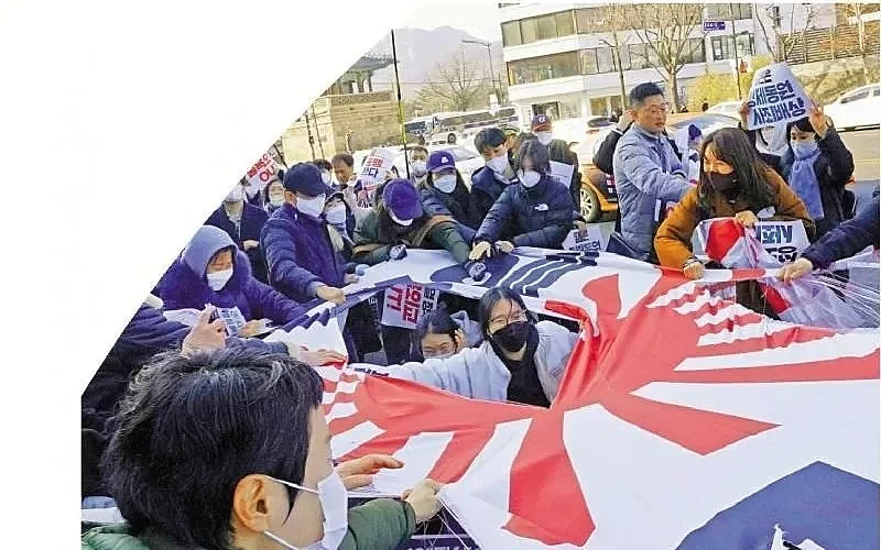 旭日旗再次飘扬在釜山港，韩国人原谅日本了吗？（组图） - 2