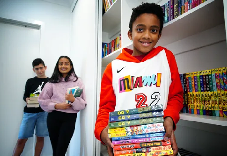 厉害了！墨尔本11岁男孩在家营业了一个图书馆（组图） - 3