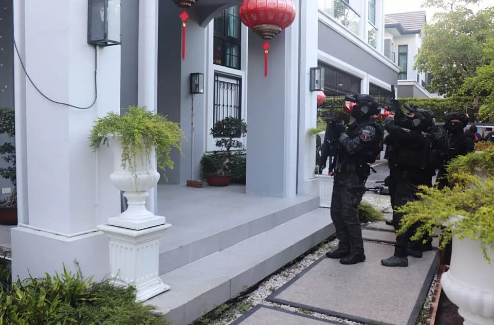 中国夫妇因加密货币诈骗在泰别墅被捕！超20万人受骗，作案金额超100亿，拥有多套豪华房产（组图） - 7