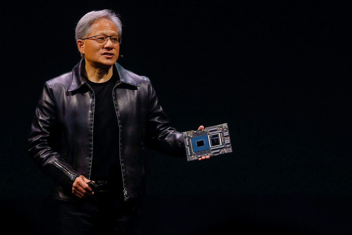彭博社称Nvidia英伟达CEO黄仁勋访华，料访比亚迪与理想汽车等（组图） - 3