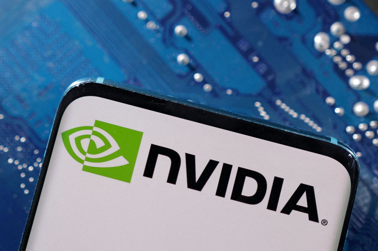 彭博社称Nvidia英伟达CEO黄仁勋访华，料访比亚迪与理想汽车等（组图） - 2