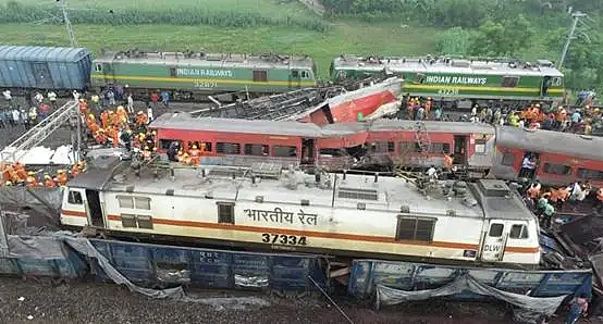 死亡数增至288人！印度发生本世纪最惨烈火车事故，乘客回忆惊魂时刻，赔偿金额曝光（组图） - 2