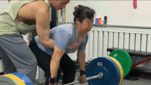 健身教练带150斤母亲健身200天后，妈妈居然变成了这样……（视频/组图） - 26