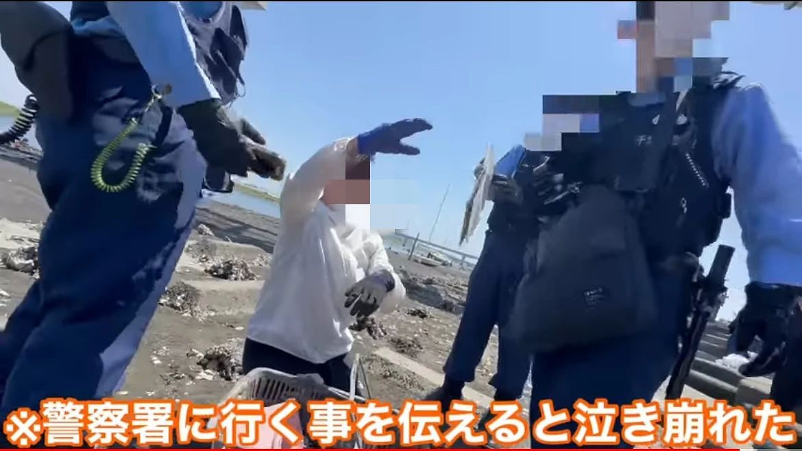 中国大妈火了！非法乱扔牡蛎壳被举报，跪地哭求警察放过…（视频/组图） - 16