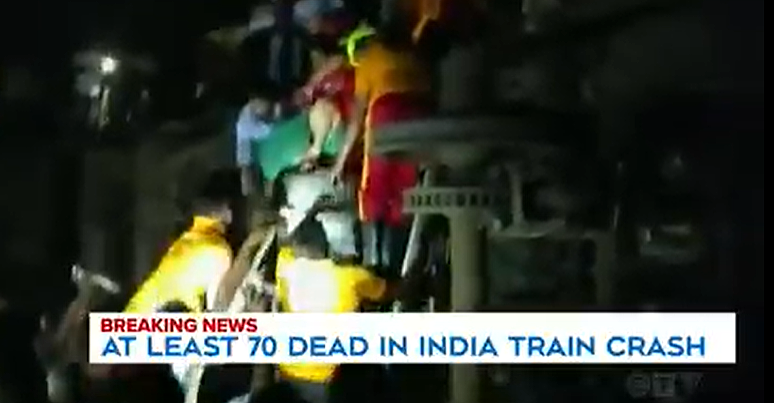 火车猛撞成废铁，207死800伤！ 幸存者： 睁眼是血肉残肢，车厢撕裂，总理哀悼（组图） - 18