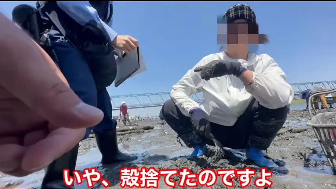 中国大妈火了！非法乱扔牡蛎壳被举报，跪地哭求警察放过…（视频/组图） - 10