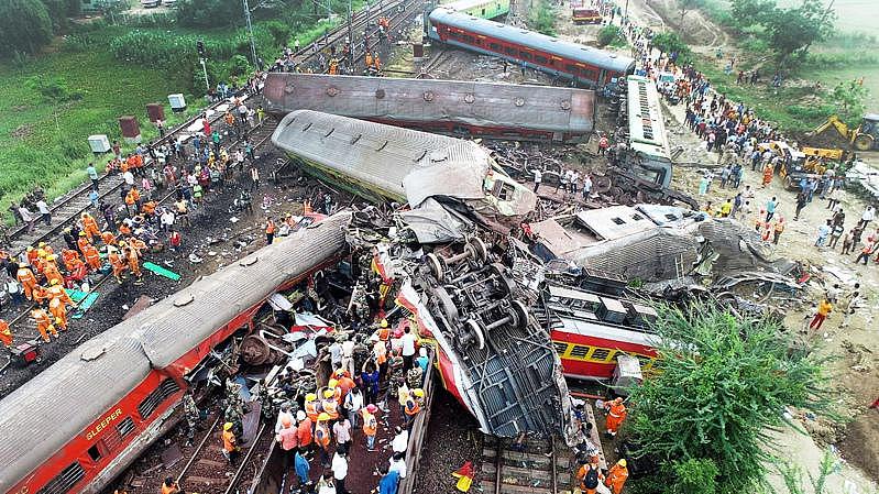 本世纪死伤最惨！印度火车事故幸存者：很多人手脚不见（组图） - 3