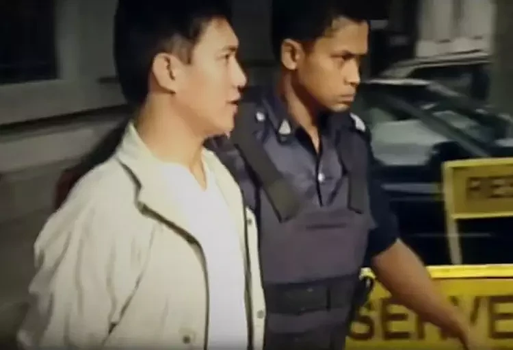 新加坡男子自爆出轨两女，被识破骗15岁孩子杀妻，被捕全程带微笑（组图） - 17