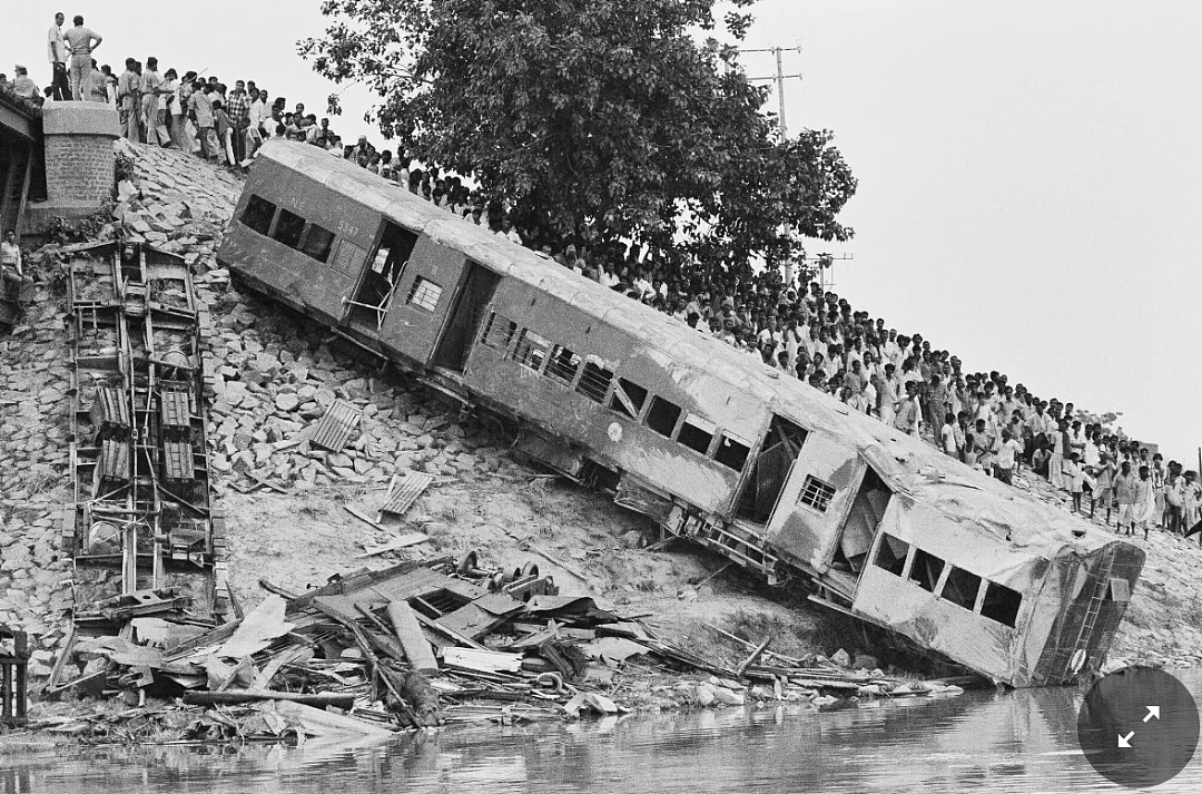 印度本世纪最惨火车事故因人祸，为何脱轨总发生在这里？（组图） - 18